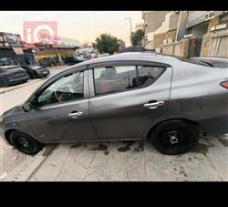 نيسان فيرسا